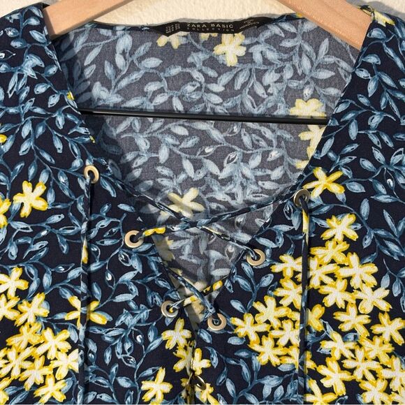 Zara Smocked Crop Swing Bell Sleeve Lace Up Blouse Women’s XS Blue yellow Floral - Picture 4 of 10